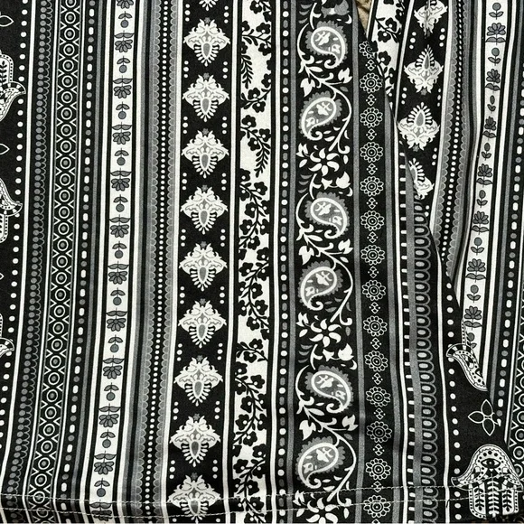 Black and White Patterned Flare Pants size S - Picture 3 of 3